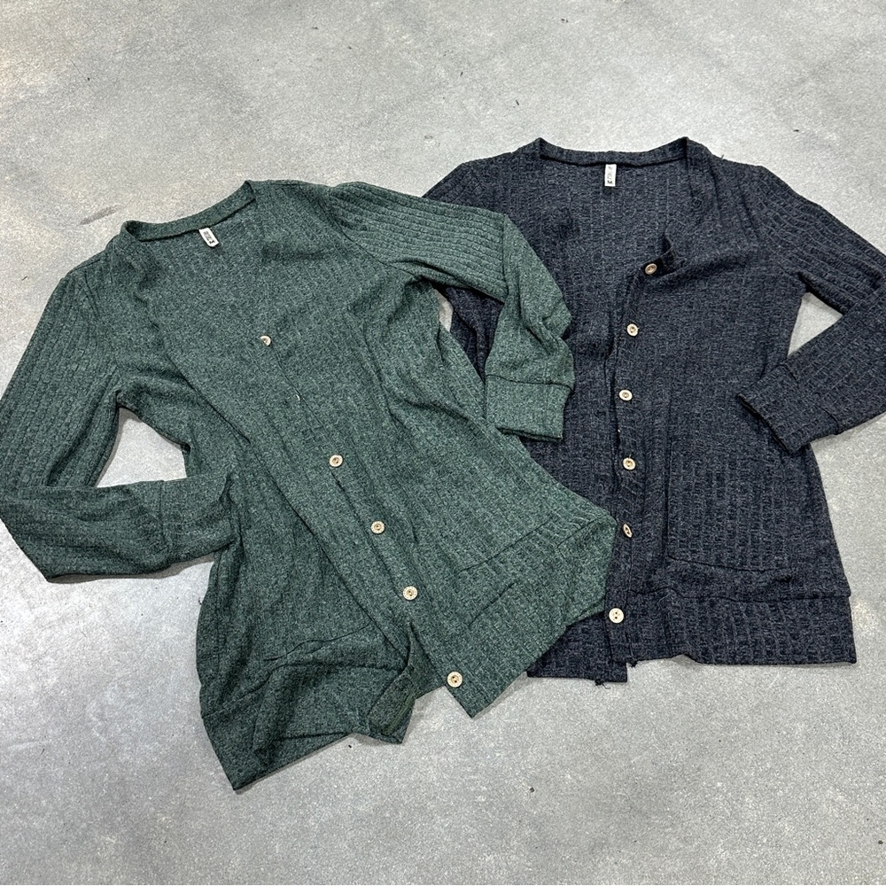 Women’s M Button Front Cozy Cardigan Sweater Bundle Green & Charcoal